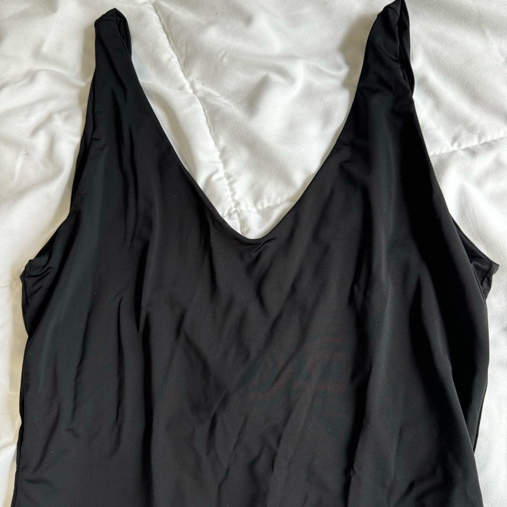 SLA The Label Black V-Neck Bodysuit - Size Large - Picture 3 of 8